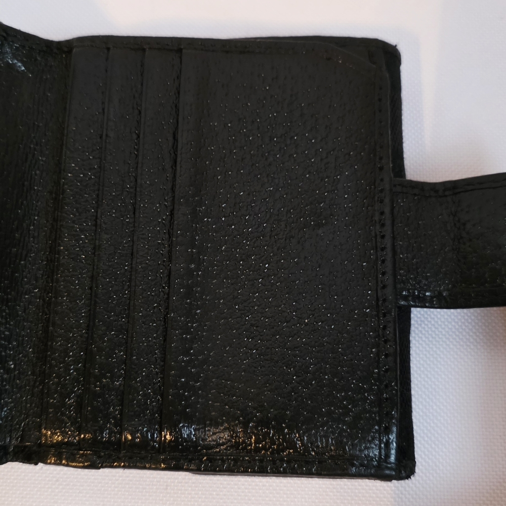 Gucci Black Compact Monogram Rehabbed Wallet With Floral Embroidered Patches - Picture 13 of 15